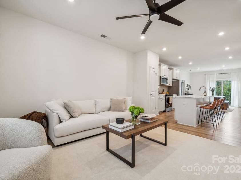 330 Simeon Drive, Charlotte, NC 28208.  MLS# CAR4212224, YatesRealty ID 5035. 