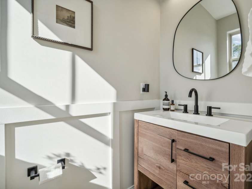 330 Simeon Drive, Charlotte, NC 28208.  MLS# CAR4212224, YatesRealty ID 5035. 