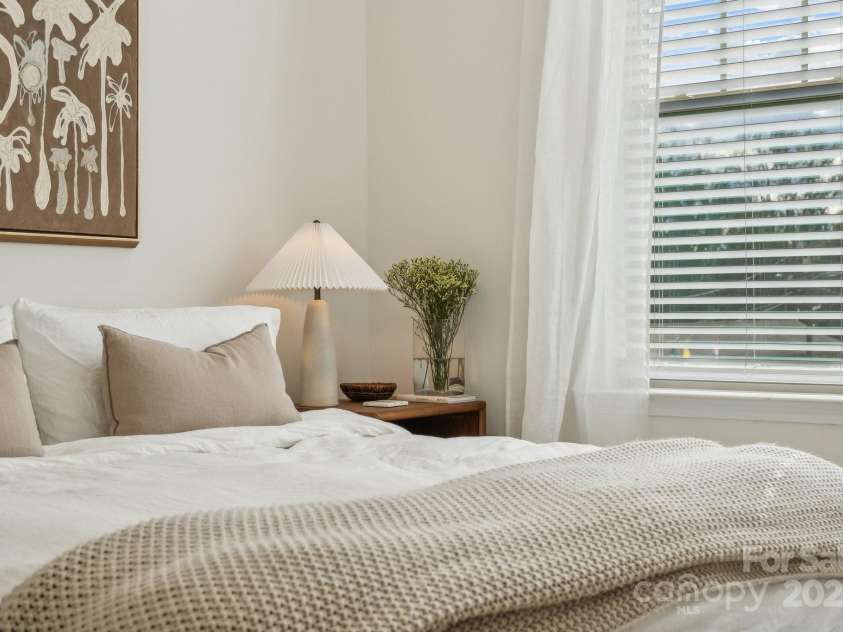 330 Simeon Drive, Charlotte, NC 28208.  MLS# CAR4212224, YatesRealty ID 5035. 