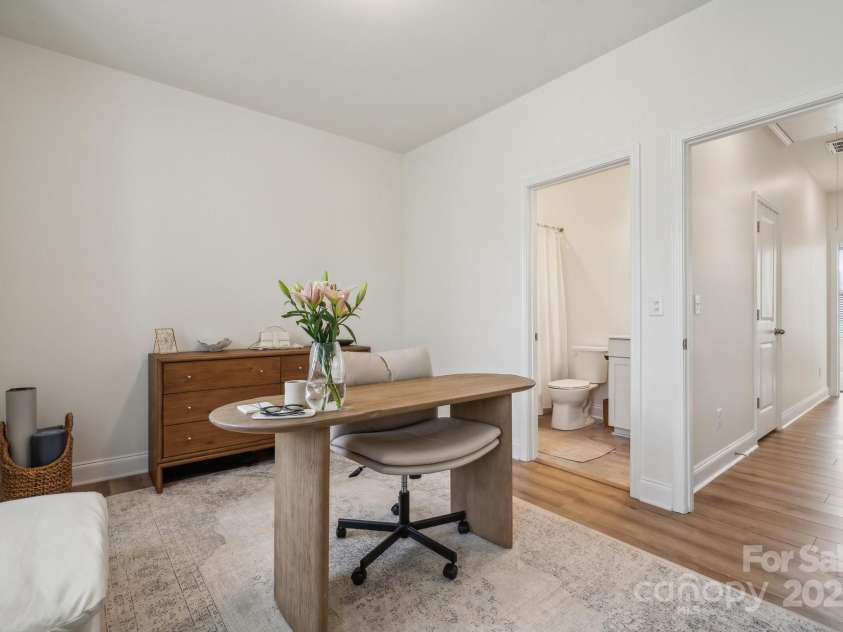 330 Simeon Drive, Charlotte, NC 28208.  MLS# CAR4212224, YatesRealty ID 5035. 