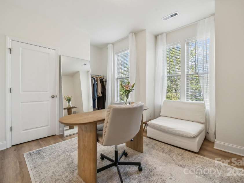 330 Simeon Drive, Charlotte, NC 28208.  MLS# CAR4212224, YatesRealty ID 5035. 