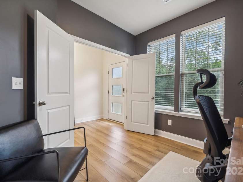 330 Simeon Drive, Charlotte, NC 28208.  MLS# CAR4212224, YatesRealty ID 5035. 