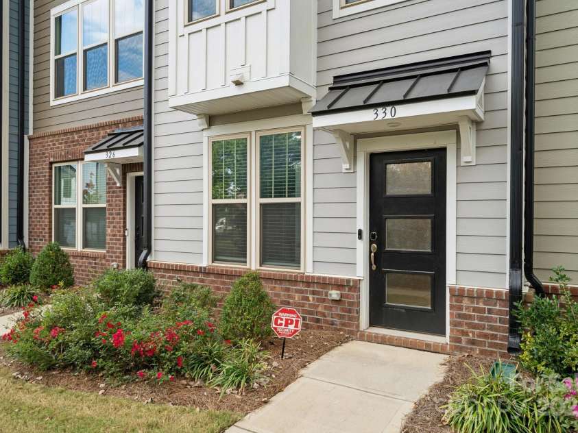 330 Simeon Drive, Charlotte, NC 28208.  MLS# CAR4212224, YatesRealty ID 5035. 