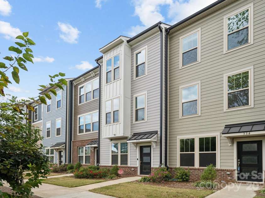 330 Simeon Drive, Charlotte, NC 28208.  MLS# CAR4212224, YatesRealty ID 5035. 