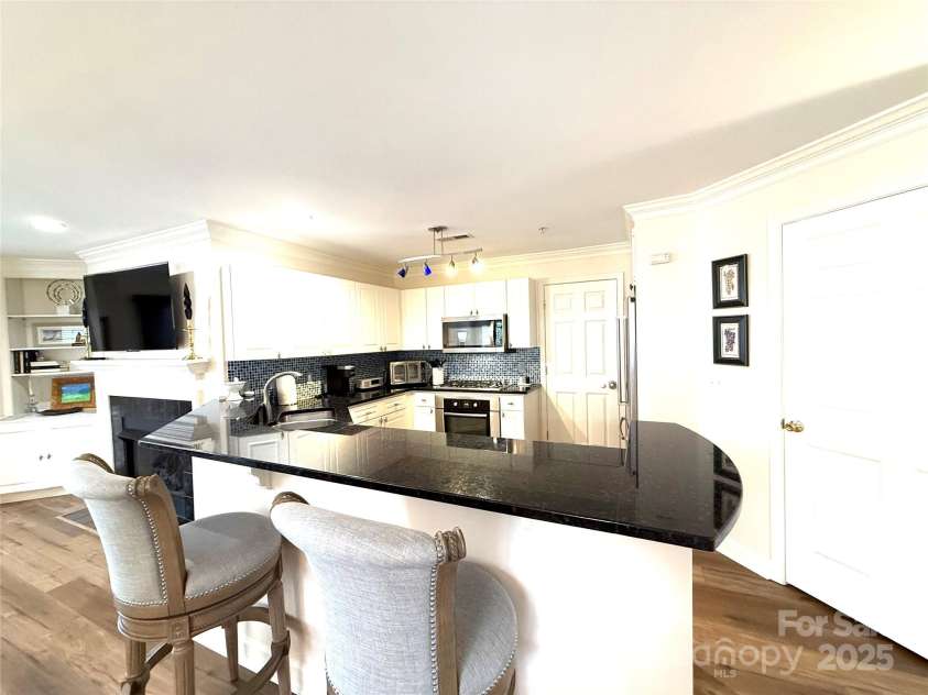 930 Jetton Street, Davidson, NC 28036.  MLS# CAR4309851, YatesRealty ID 5035. 