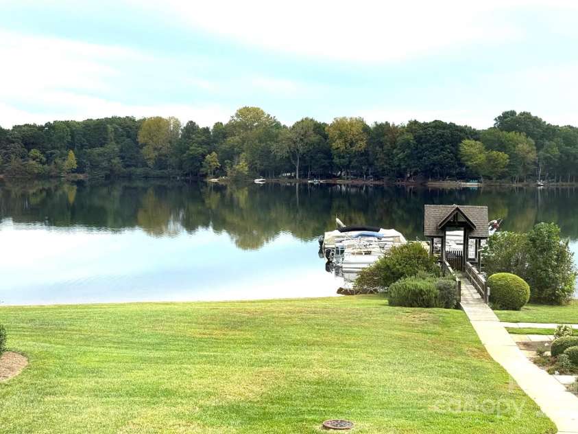 930 Jetton Street, Davidson, NC 28036.  MLS# CAR4309851, YatesRealty ID 5035. 