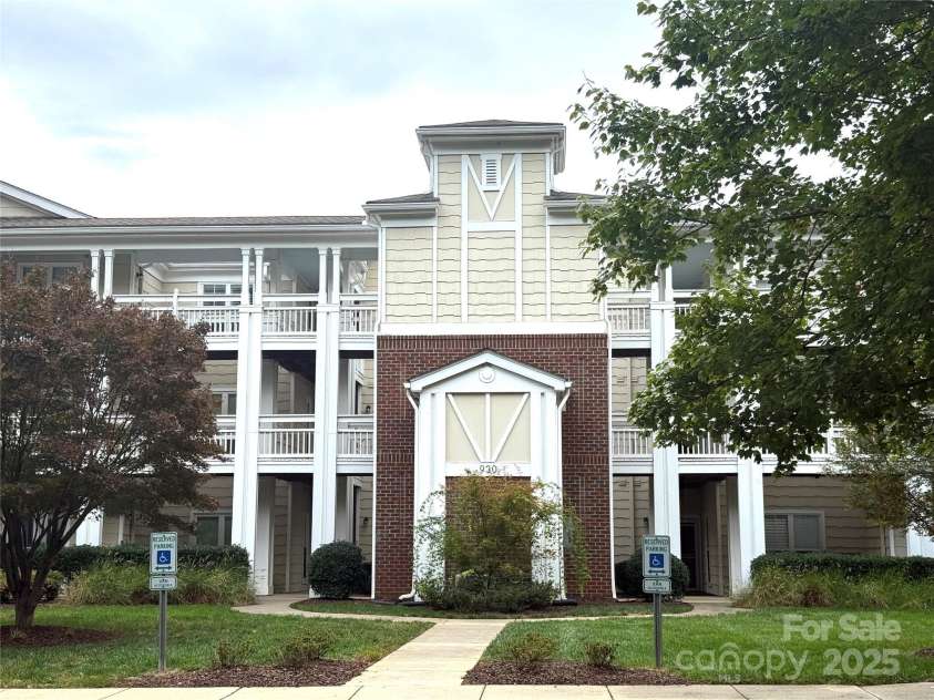 930 Jetton Street, Davidson, NC 28036.  MLS# CAR4309851, YatesRealty ID 5035. Elevator and stairway access in buildling