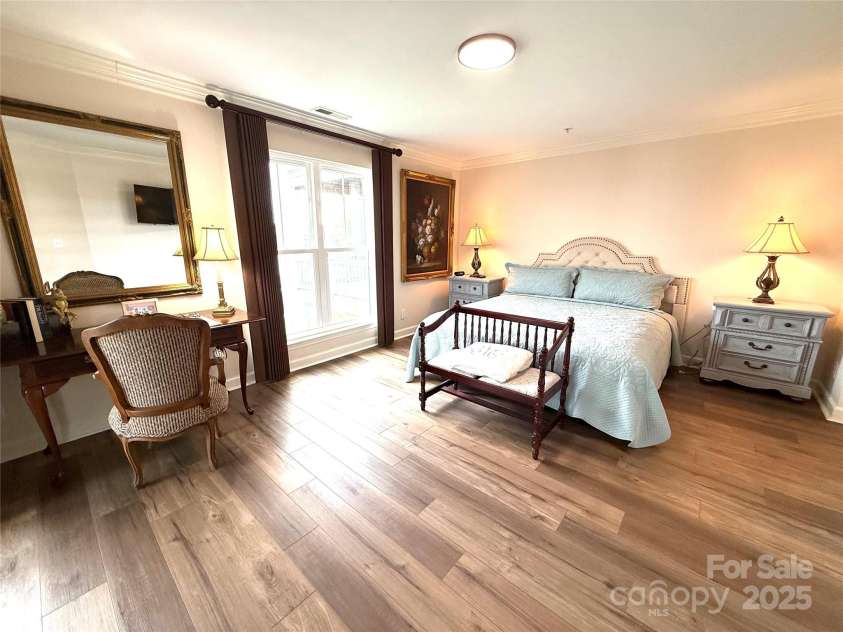 930 Jetton Street, Davidson, NC 28036.  MLS# CAR4309851, YatesRealty ID 5035. Primary bedroom