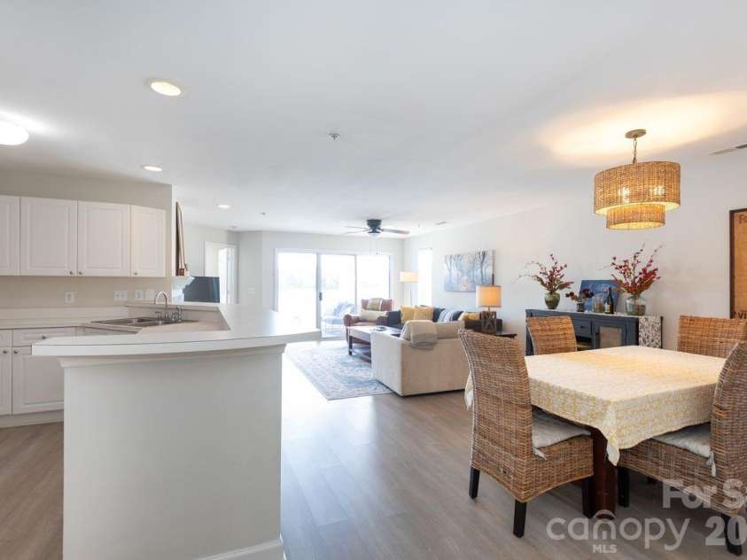 930 Jetton Street, Davidson, NC 28036.  MLS# CAR4376314, YatesRealty ID 5035. 