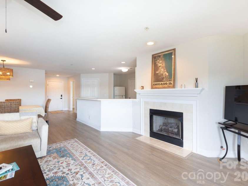 930 Jetton Street, Davidson, NC 28036.  MLS# CAR4376314, YatesRealty ID 5035. 