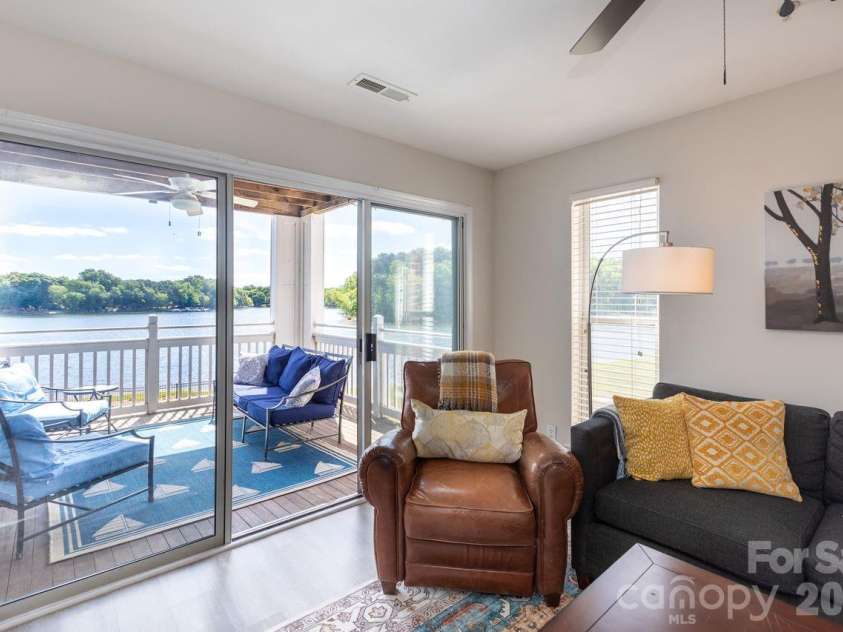 930 Jetton Street, Davidson, NC 28036.  MLS# CAR4376314, YatesRealty ID 5035. 