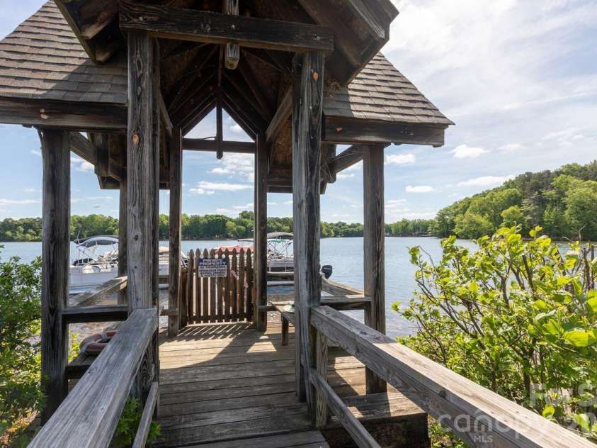930 Jetton Street, Davidson, NC 28036.  MLS# CAR4376314, YatesRealty ID 5035. 
