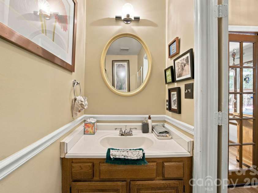 6134 Hickory Forest Drive, Charlotte, NC 28277.  MLS# CAR4420216, YatesRealty ID 50351. 