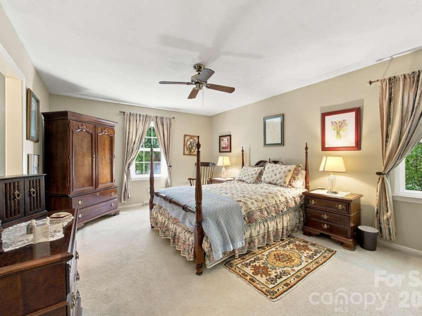 6134 Hickory Forest Drive, Charlotte, NC 28277.  MLS# CAR4420216, YatesRealty ID 50351. 