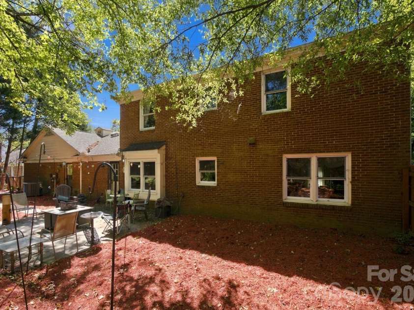 6134 Hickory Forest Drive, Charlotte, NC 28277.  MLS# CAR4420216, YatesRealty ID 50351. 