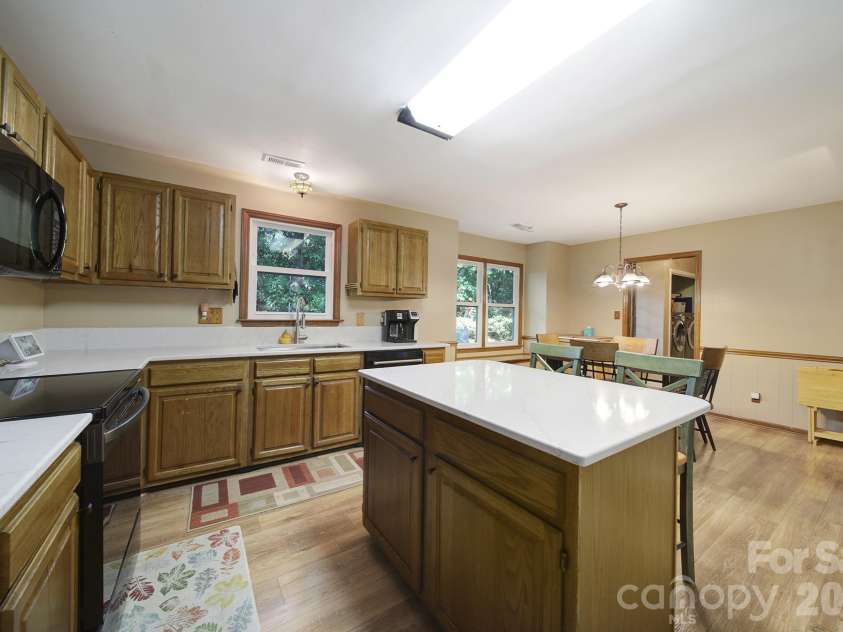 6134 Hickory Forest Drive, Charlotte, NC 28277.  MLS# CAR4430305, YatesRealty ID 50351. 