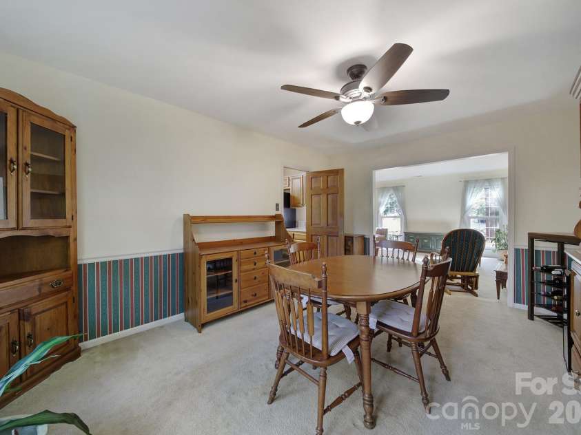 6134 Hickory Forest Drive, Charlotte, NC 28277.  MLS# CAR4430305, YatesRealty ID 50351. 