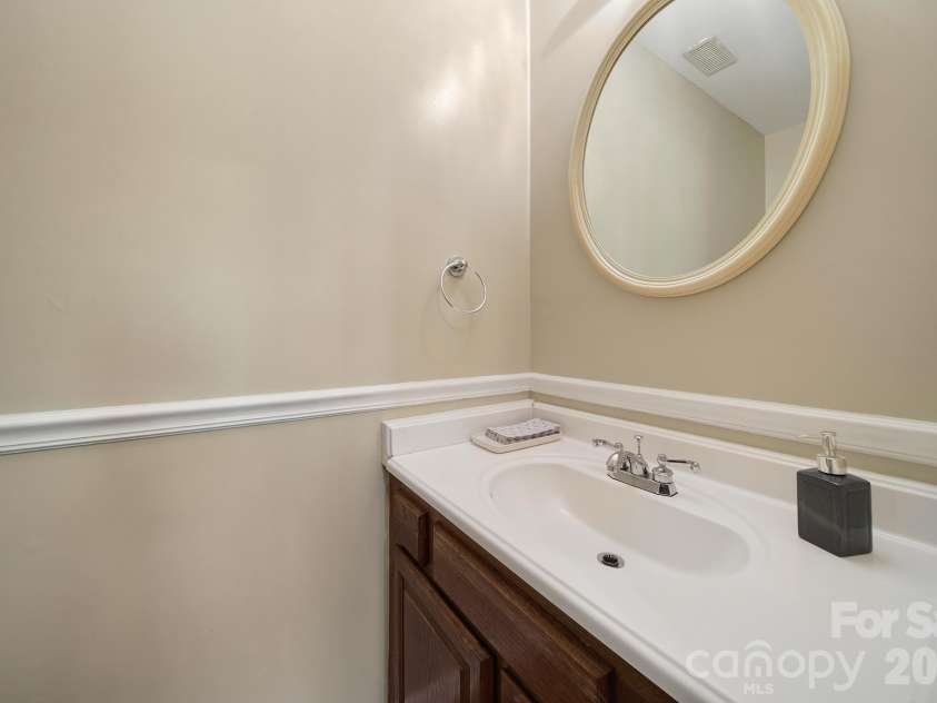 6134 Hickory Forest Drive, Charlotte, NC 28277.  MLS# CAR4430305, YatesRealty ID 50351. 