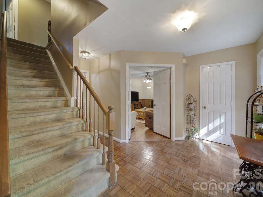 6134 Hickory Forest Drive, Charlotte, NC 28277.  MLS# CAR4430305, YatesRealty ID 50351. 