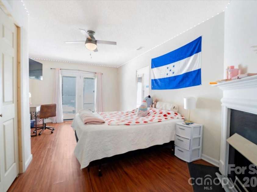9828 Northwoods Forest Drive, Charlotte, NC 28214.  MLS# CAR4421526, YatesRealty ID 50352. 