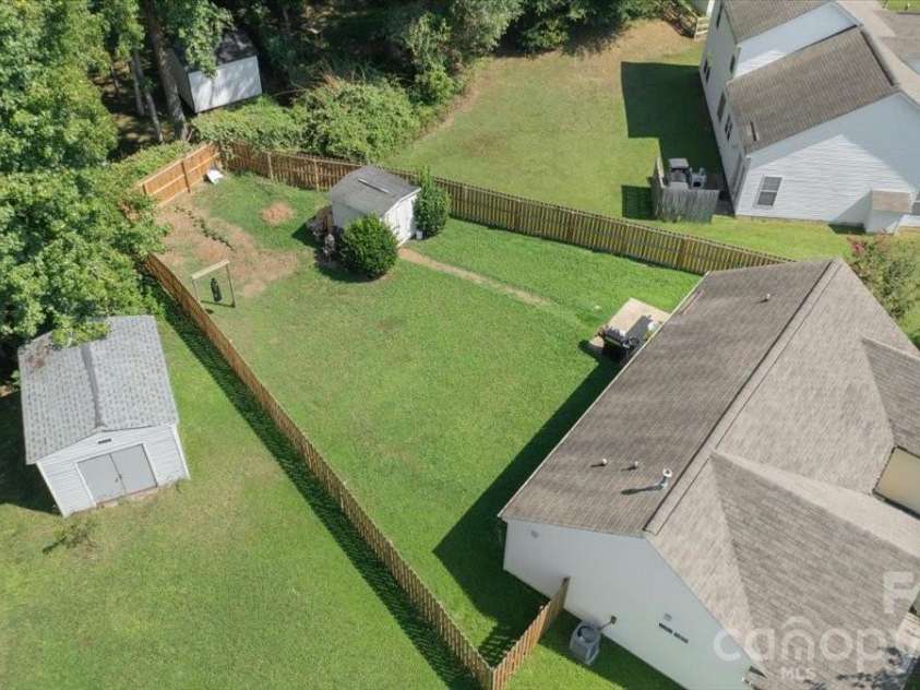 9828 Northwoods Forest Drive, Charlotte, NC 28214.  MLS# CAR4421526, YatesRealty ID 50352. 