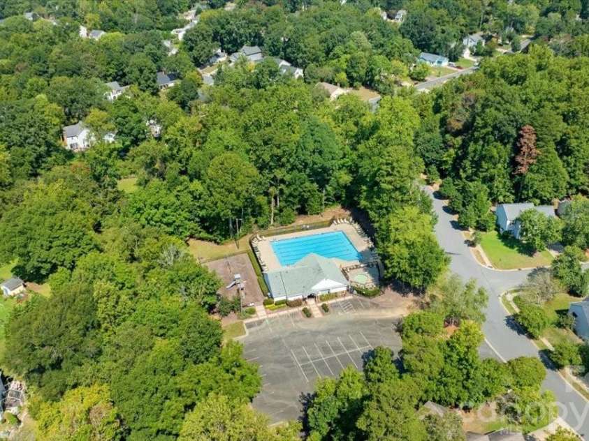 9828 Northwoods Forest Drive, Charlotte, NC 28214.  MLS# CAR4421526, YatesRealty ID 50352. 