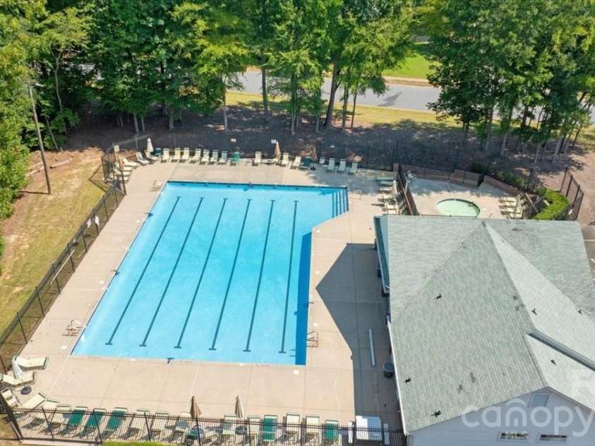 9828 Northwoods Forest Drive, Charlotte, NC 28214.  MLS# CAR4421526, YatesRealty ID 50352. 