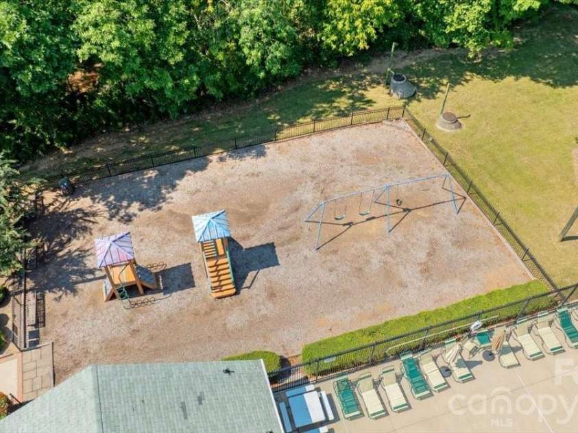 9828 Northwoods Forest Drive, Charlotte, NC 28214.  MLS# CAR4421526, YatesRealty ID 50352. 
