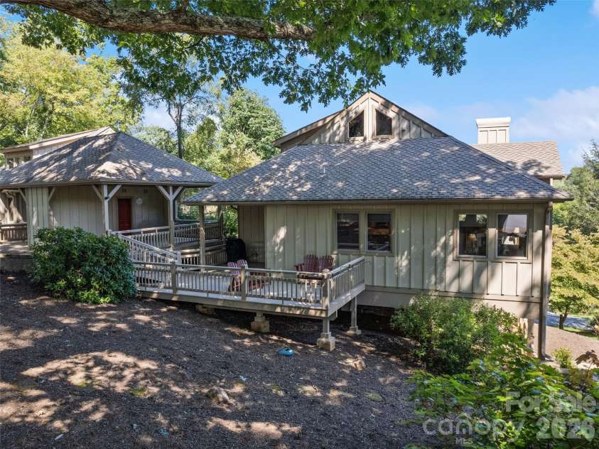 18 Covey Trail, Waynesville, NC 28786.  MLS# CAR4423852, YatesRealty ID 50353. 