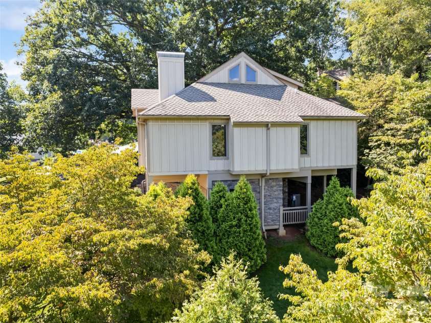 18 Covey Trail, Waynesville, NC 28786.  MLS# CAR4423852, YatesRealty ID 50353. 