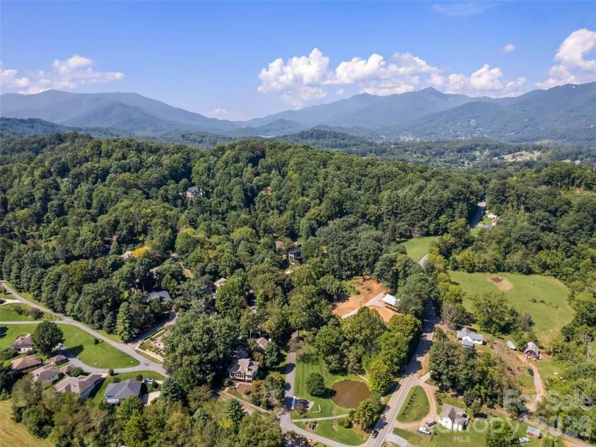 18 Covey Trail, Waynesville, NC 28786.  MLS# CAR4423852, YatesRealty ID 50353. 