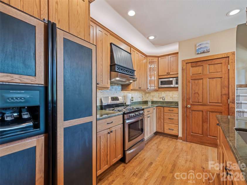 18 Covey Trail, Waynesville, NC 28786.  MLS# CAR4423852, YatesRealty ID 50353. 