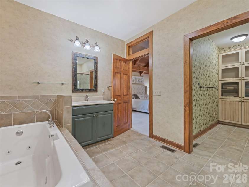 18 Covey Trail, Waynesville, NC 28786.  MLS# CAR4423852, YatesRealty ID 50353. 
