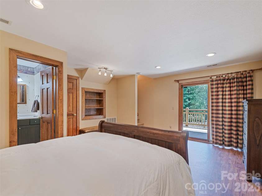 18 Covey Trail, Waynesville, NC 28786.  MLS# CAR4423852, YatesRealty ID 50353. 