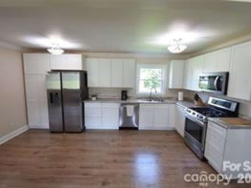 902 Carmel Drive, Gastonia, NC 28056.  MLS# CAR4423818, YatesRealty ID 50354. 