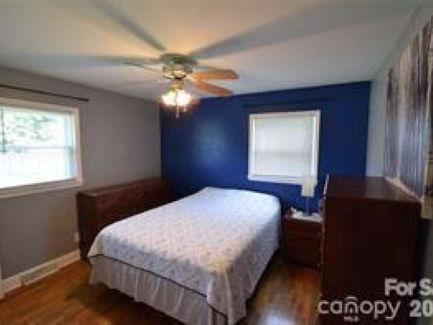 902 Carmel Drive, Gastonia, NC 28056.  MLS# CAR4423818, YatesRealty ID 50354. 