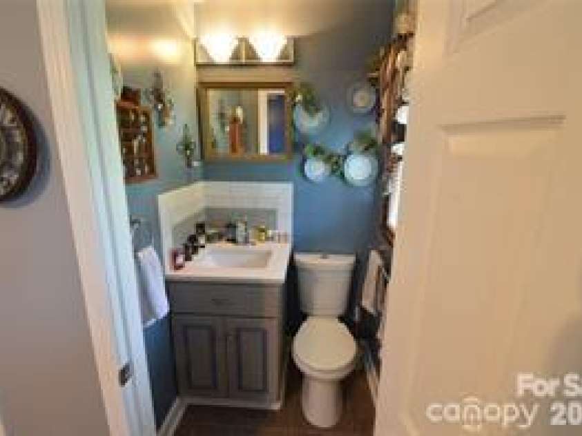 902 Carmel Drive, Gastonia, NC 28056.  MLS# CAR4423818, YatesRealty ID 50354. 