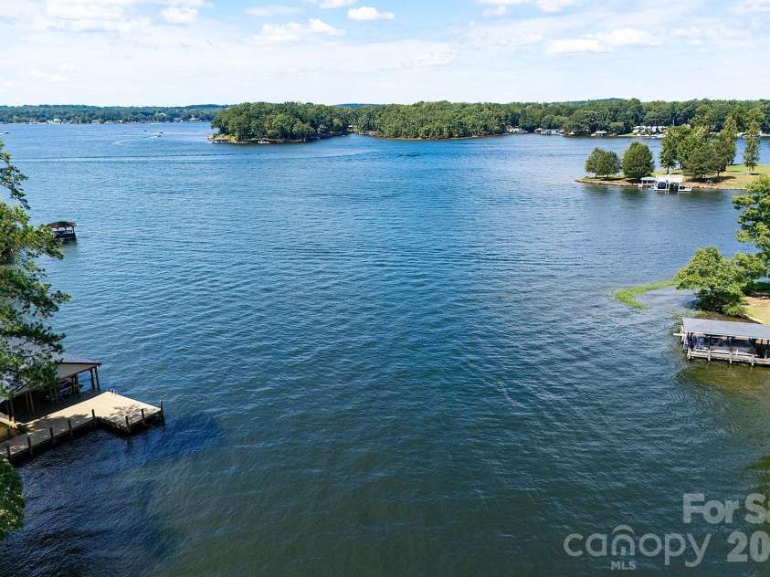 334 Fairway Shores Road, Mount Gilead, NC 27306.  MLS# CAR4421703, YatesRealty ID 50356. 