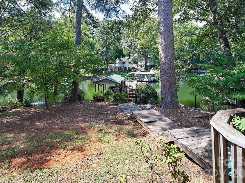 334 Fairway Shores Road, Mount Gilead, NC 27306.  MLS# CAR4421703, YatesRealty ID 50356. 