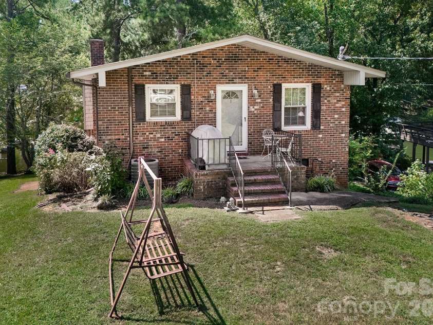 334 Fairway Shores Road, Mount Gilead, NC 27306.  MLS# CAR4421703, YatesRealty ID 50356. 