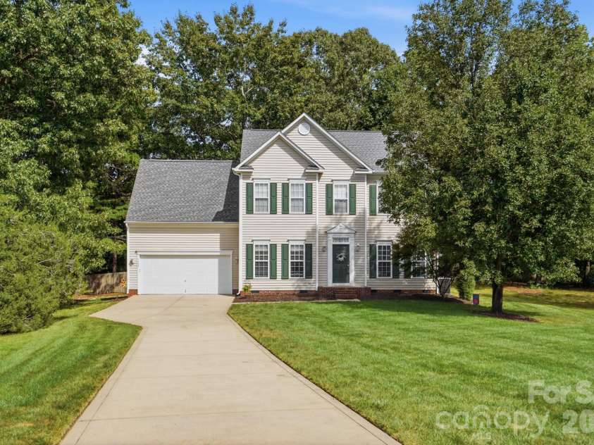 7202 Red Bush Court, Indian Trail, NC 28079.  MLS# CAR4417743, YatesRealty ID 50359. 