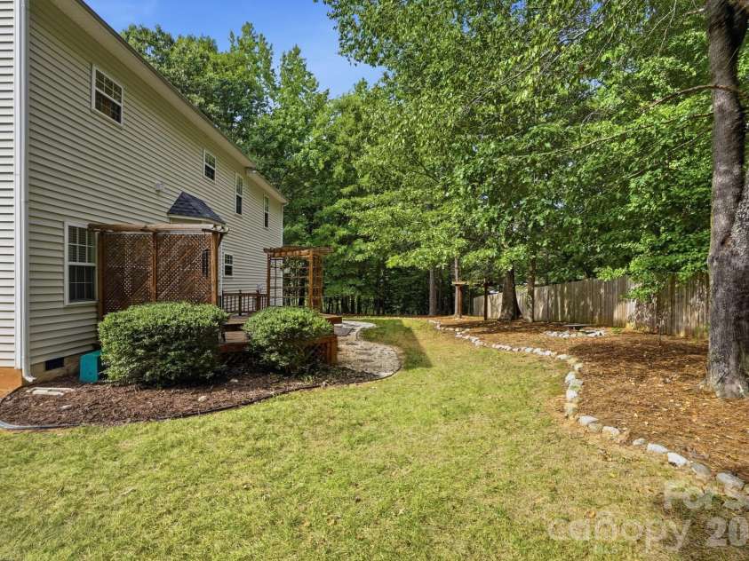 7202 Red Bush Court, Indian Trail, NC 28079.  MLS# CAR4417743, YatesRealty ID 50359. 