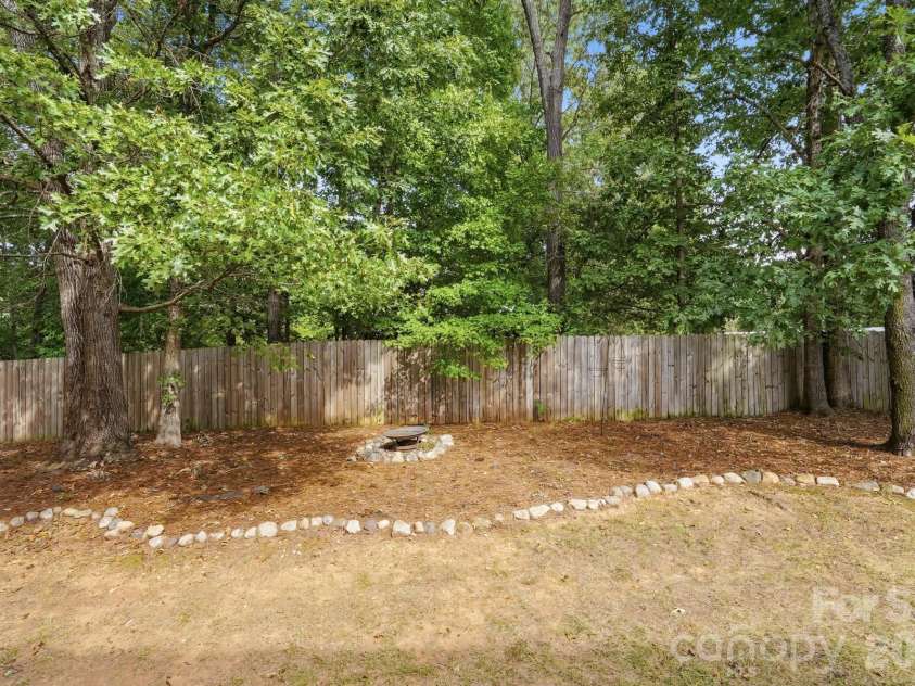 7202 Red Bush Court, Indian Trail, NC 28079.  MLS# CAR4417743, YatesRealty ID 50359. 