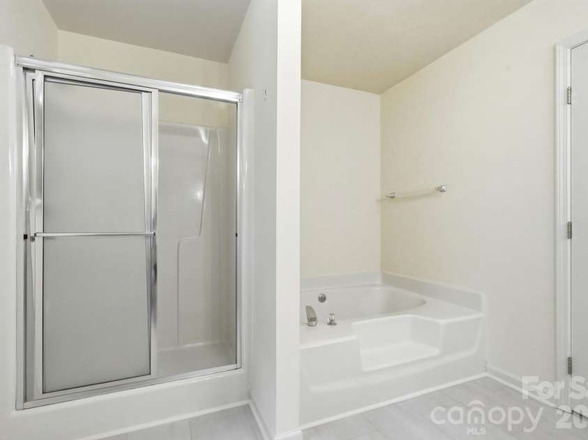7202 Red Bush Court, Indian Trail, NC 28079.  MLS# CAR4417743, YatesRealty ID 50359. Primary Bath