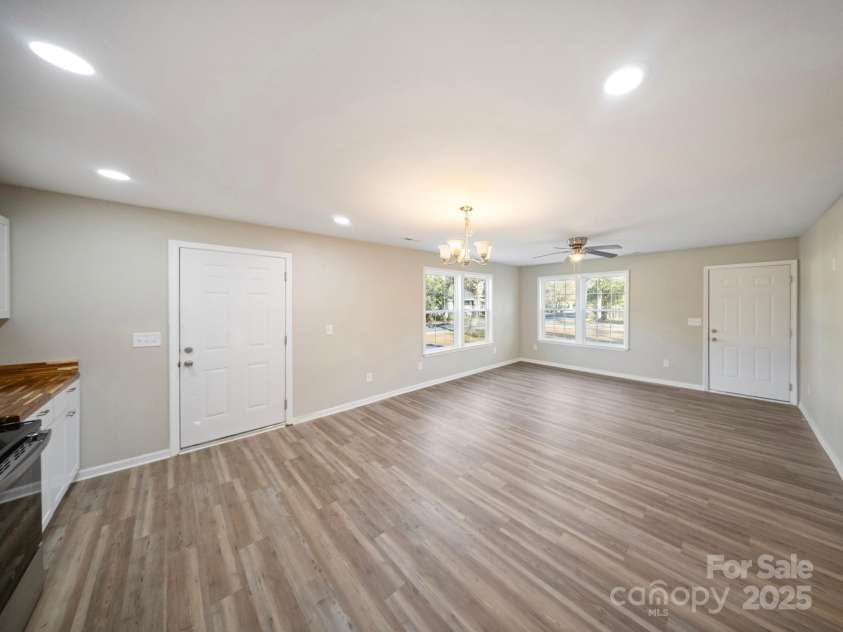 552 Locust Street, Rock Hill, SC 29730.  MLS# CAR4321292, YatesRealty ID 5036. 