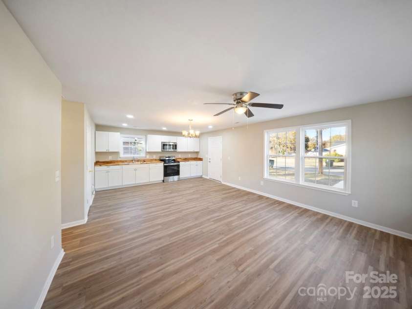 552 Locust Street, Rock Hill, SC 29730.  MLS# CAR4321292, YatesRealty ID 5036. 