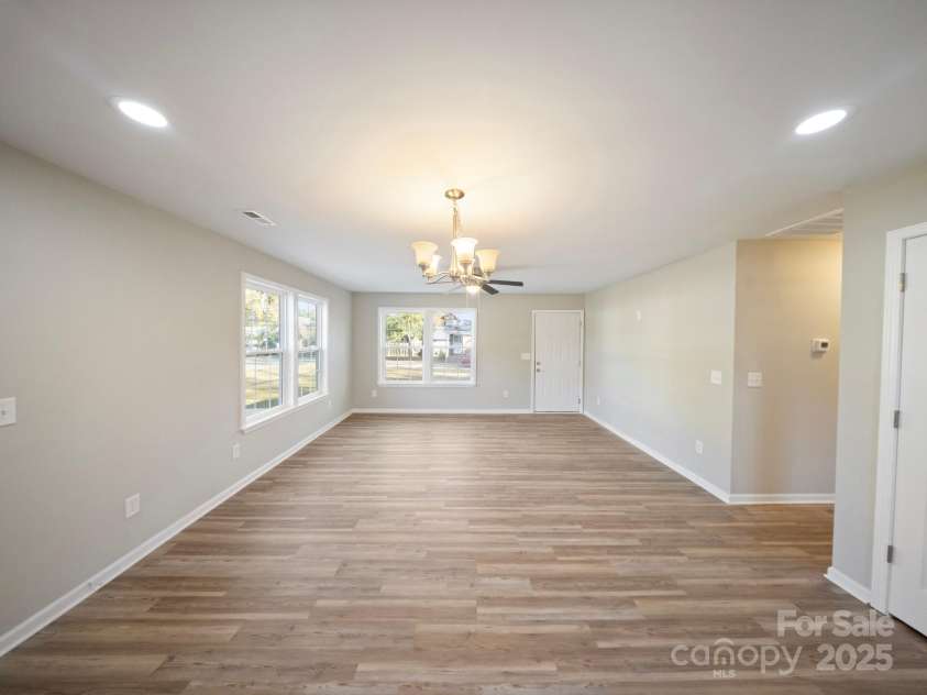 552 Locust Street, Rock Hill, SC 29730.  MLS# CAR4321292, YatesRealty ID 5036. 