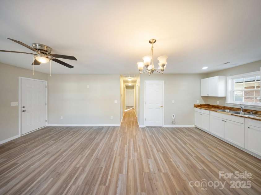 552 Locust Street, Rock Hill, SC 29730.  MLS# CAR4321292, YatesRealty ID 5036. 
