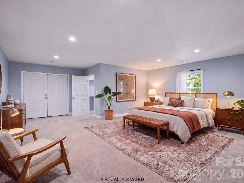 42 Gaston Mountain Road, Asheville, NC 28806.  MLS# CAR4422354, YatesRealty ID 50360. Virtually staged