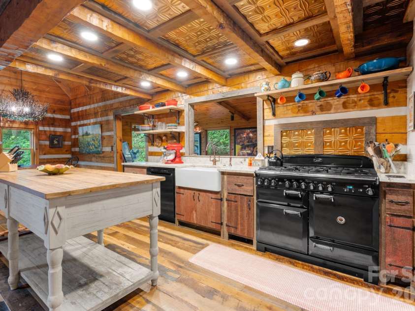 982 Jakes Mountain Road, Deep Gap, NC 28618.  MLS# CAR4423601, YatesRealty ID 50361. 